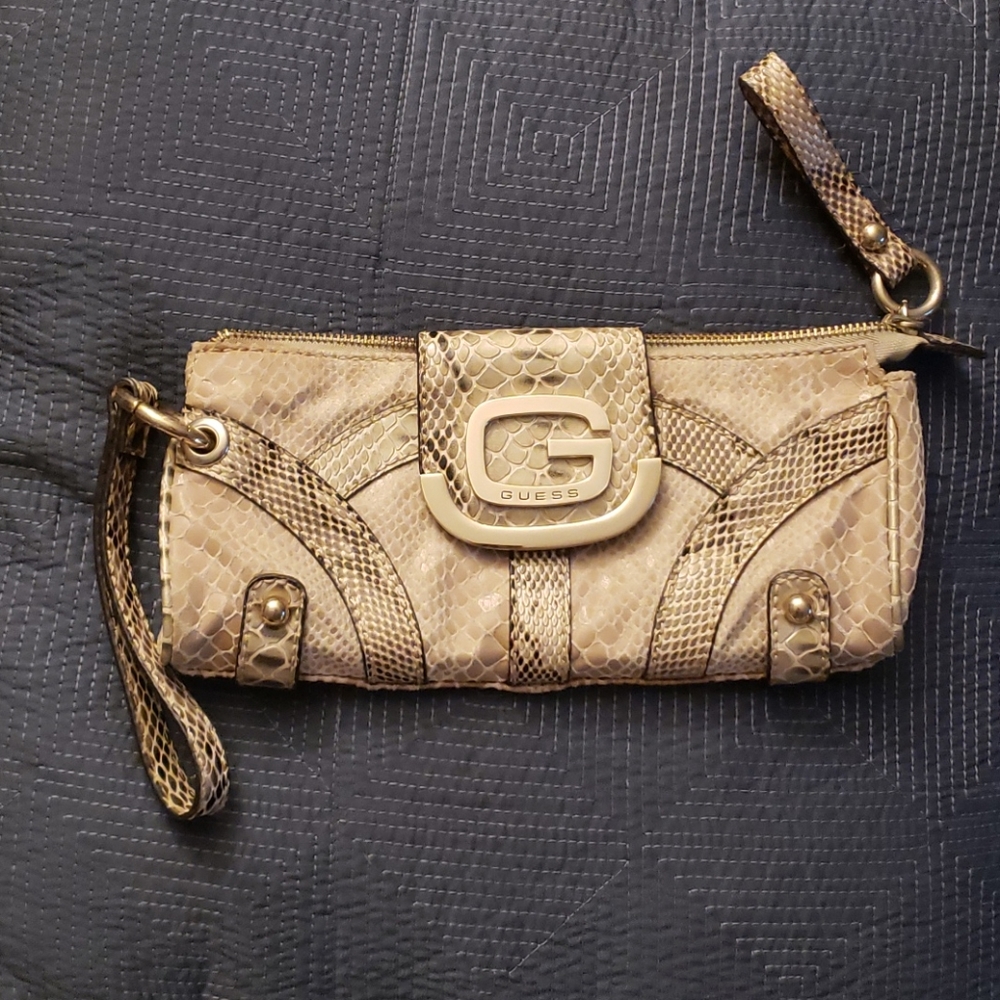 Guess wristlet/clutch